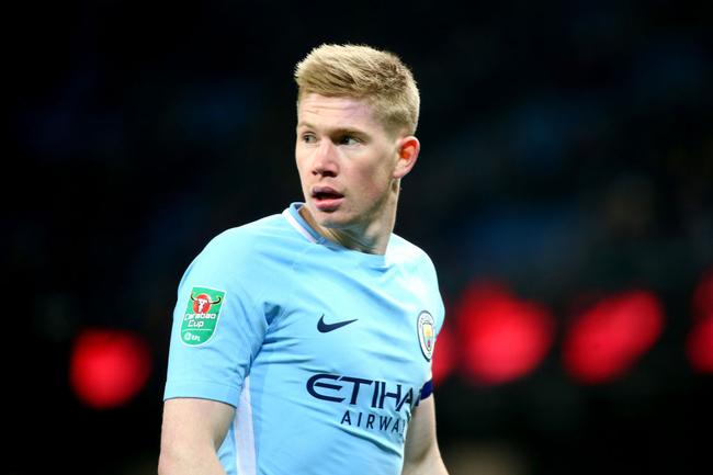 记者：汶马探赛后与海港助教约翰交换队服，两人曾在横滨合作