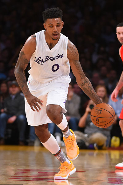 棒球与电视转播权为什么地方体育台的破产会威胁到球队的薪资总额