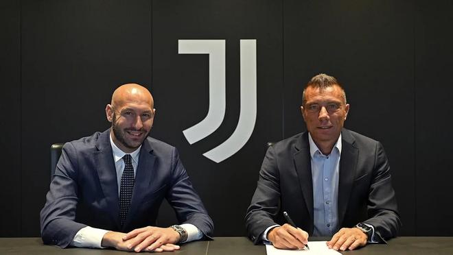 曼联错失良机，西汉姆联打击与英超联赛影响