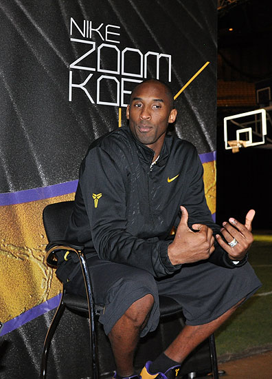 阿斯：拉菲尼亚因为肌肉不适缺战贝蒂斯，他能出战下场欧冠