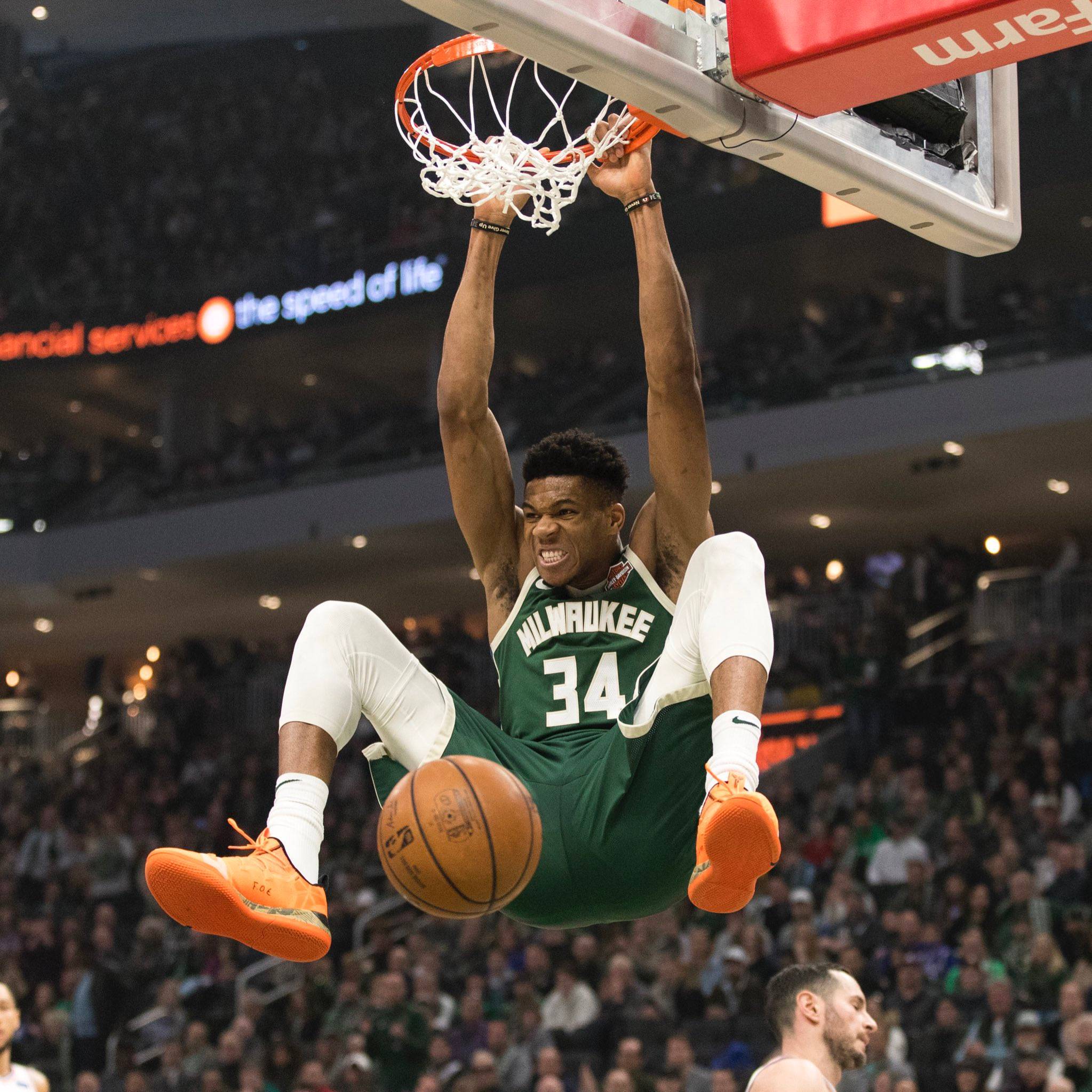 为什么棒球比赛中的跑垒员需要在三垒教练的指挥下决定是否冲刺