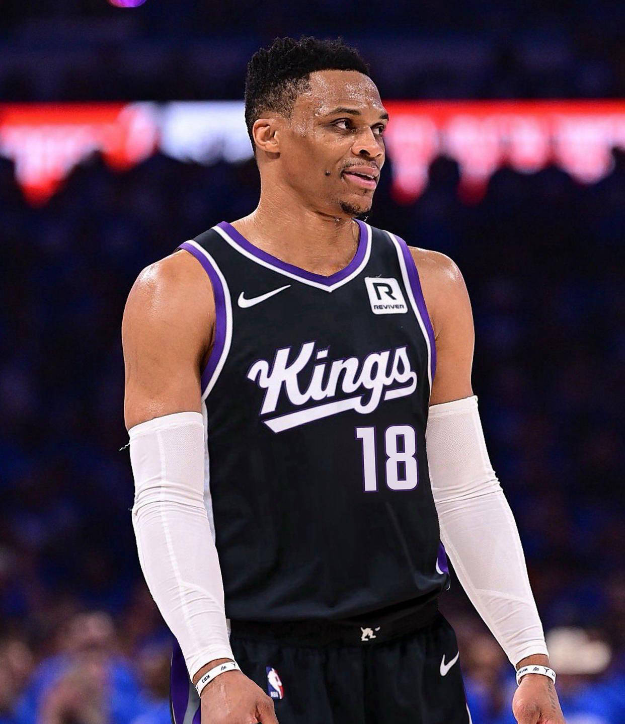 官方：马特拉齐、卡伦布等将担任世预赛附加赛抽签嘉宾