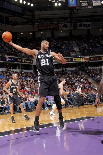 米体：联赛14轮不胜，佛罗伦萨多名球员及其家人遭死亡威胁