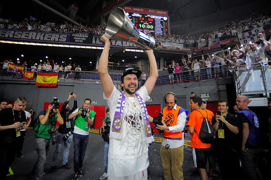 阿森纳关注西甲新星门多萨与皇马小将居莱尔